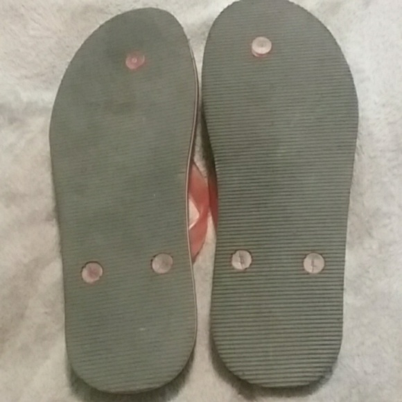 New flip flops - Picture 2 of 2